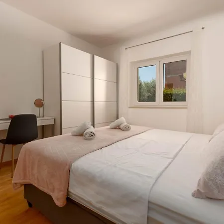 Semesterbostad Lucija, Stinjan Pula