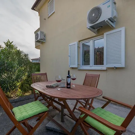 Vikendica Lucija, Stinjan Pula