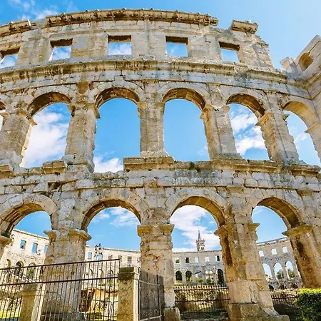 Lucija, Stinjan Prázdninový dům *