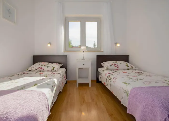 بيت للعطل Lucija, Stinjan بولا