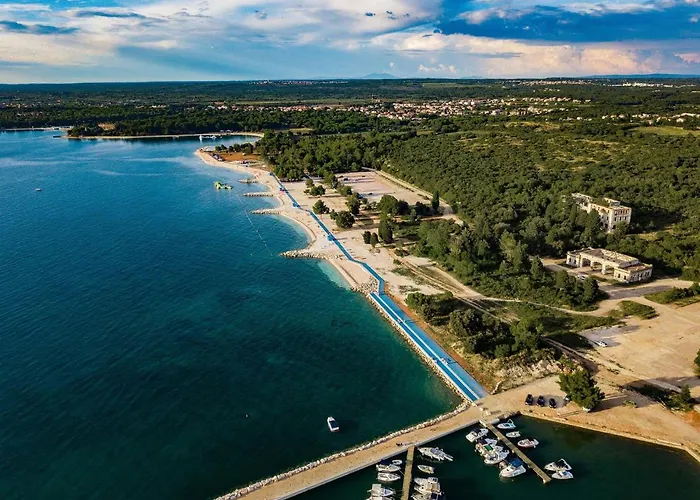 Lucija, Stinjan بولا